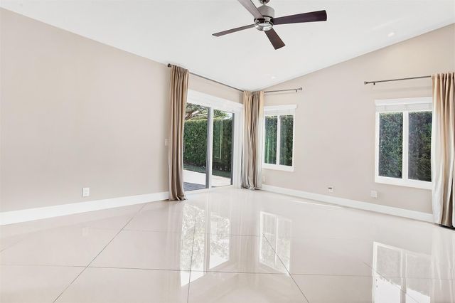 4345 Pine Ridge Ct, Weston, FL 33331