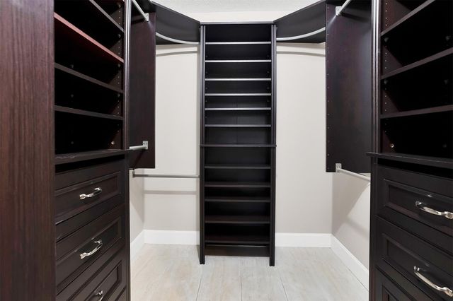 4345 Pine Ridge Ct, Weston, FL 33331