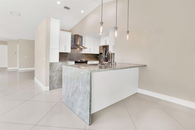 4345 Pine Ridge Ct, Weston, FL 33331