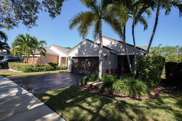 4345 Pine Ridge Ct, Weston, FL 33331