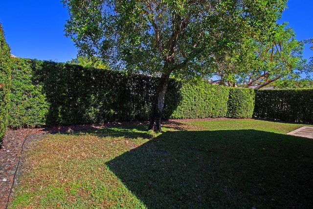 4345 Pine Ridge Ct, Weston, FL 33331