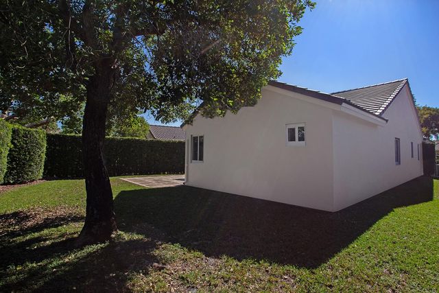 4345 Pine Ridge Ct, Weston, FL 33331