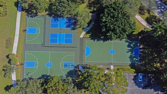 4345 Pine Ridge Ct, Weston, FL 33331