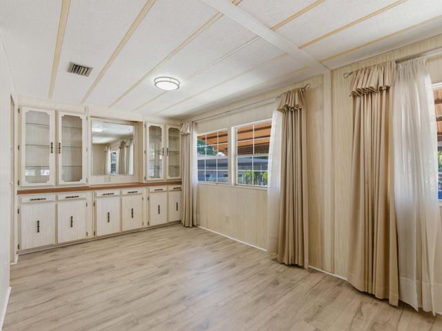 8903 Oak Street, Boynton Beach, FL 33436