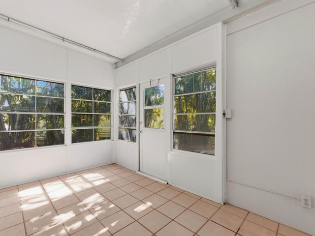 8903 Oak Street, Boynton Beach, FL 33436