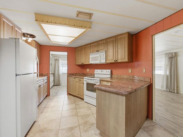 8903 Oak Street, Boynton Beach, FL 33436