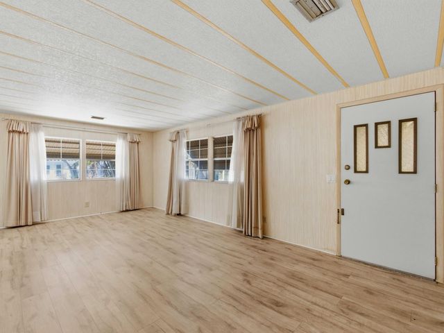 8903 Oak Street, Boynton Beach, FL 33436