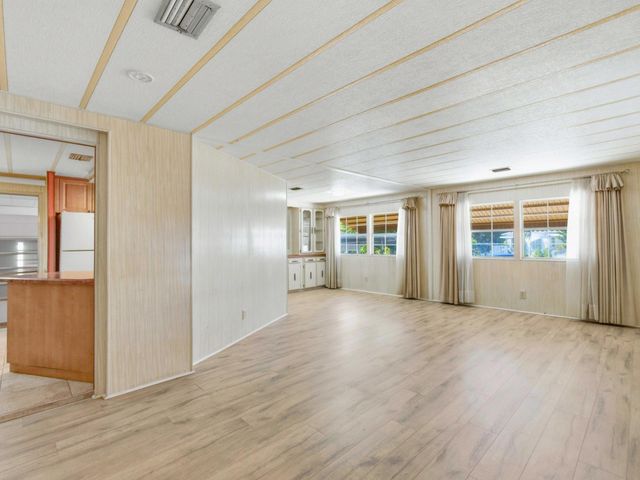 8903 Oak Street, Boynton Beach, FL 33436