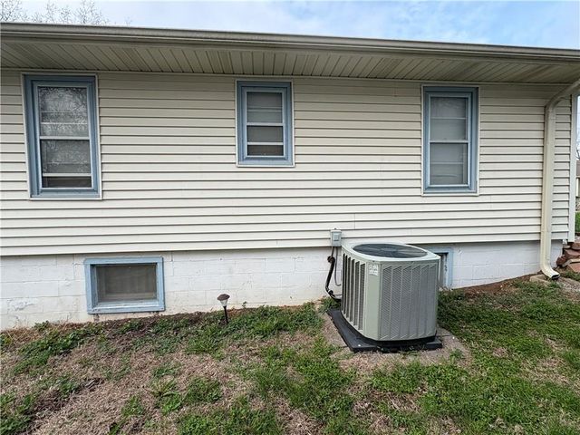 5612 Crescent Avenue, Raytown, MO 64133