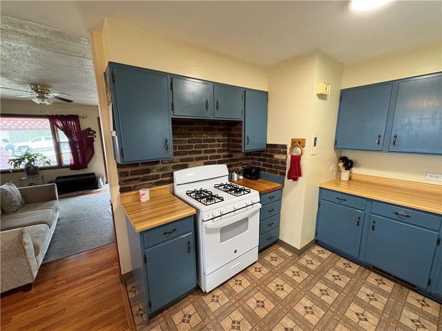 5612 Crescent Avenue, Raytown, MO 64133