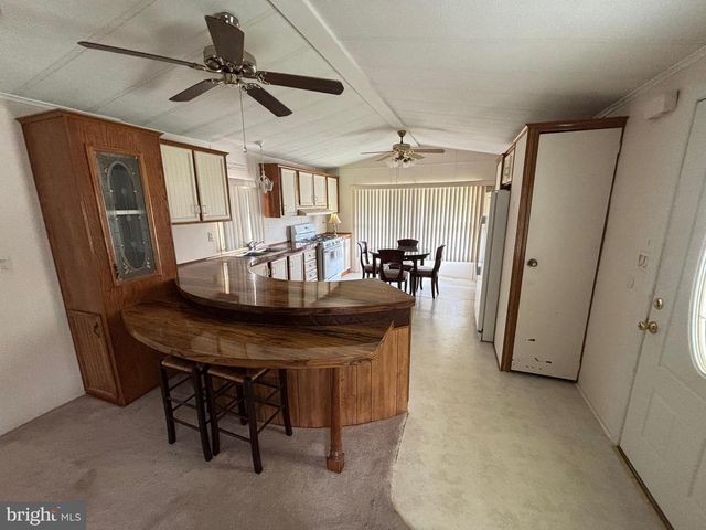 20 SPRUCE DRIVE, Sicklerville, NJ 08081
