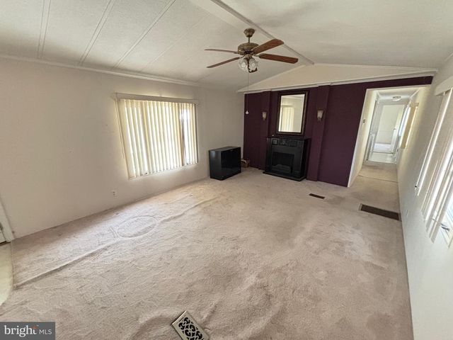 20 SPRUCE DRIVE, Sicklerville, NJ 08081