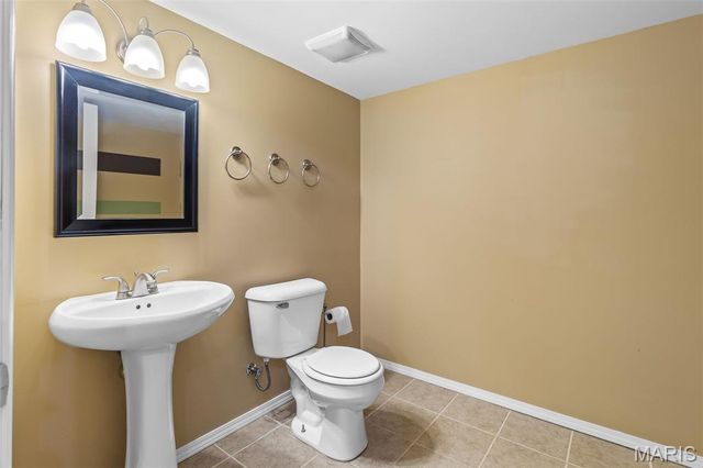 7225 Crystal Lake Court, St Louis, MO 63129