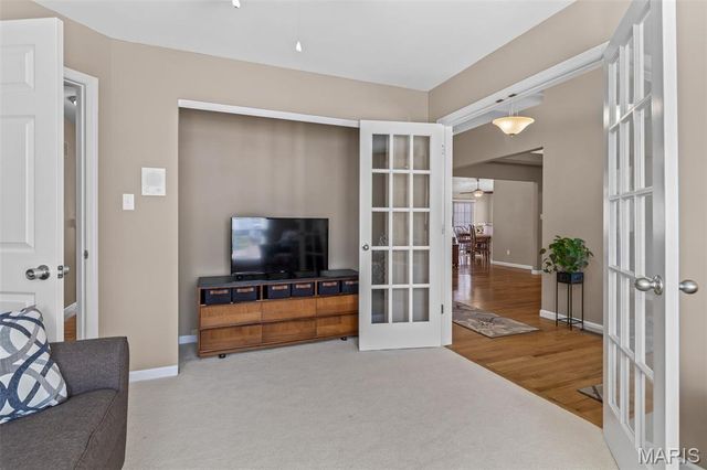 7225 Crystal Lake Court, St Louis, MO 63129