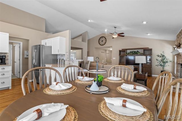 7225 Crystal Lake Court, St Louis, MO 63129