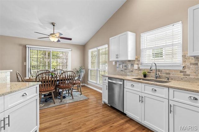 7225 Crystal Lake Court, St Louis, MO 63129