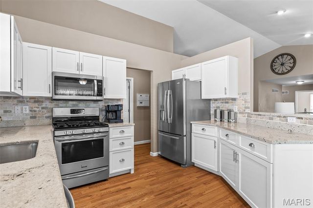 7225 Crystal Lake Court, St Louis, MO 63129