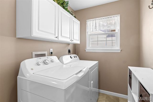 7225 Crystal Lake Court, St Louis, MO 63129