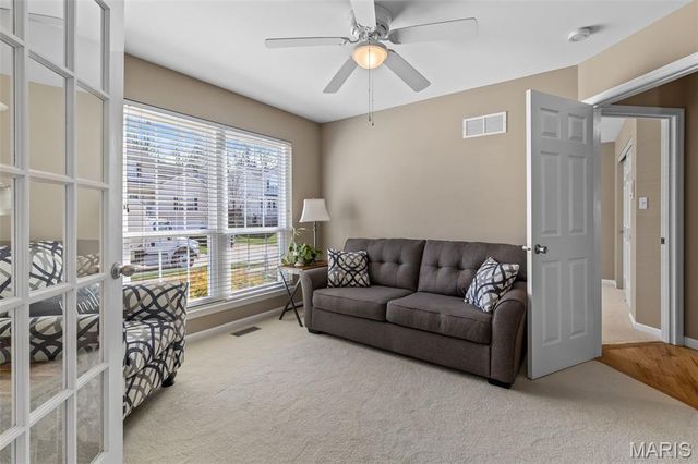 7225 Crystal Lake Court, St Louis, MO 63129