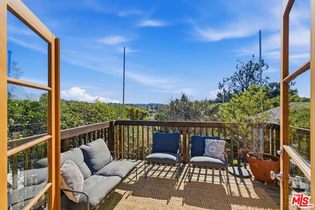 6024 Crestwood Way, Los Angeles, CA 90042