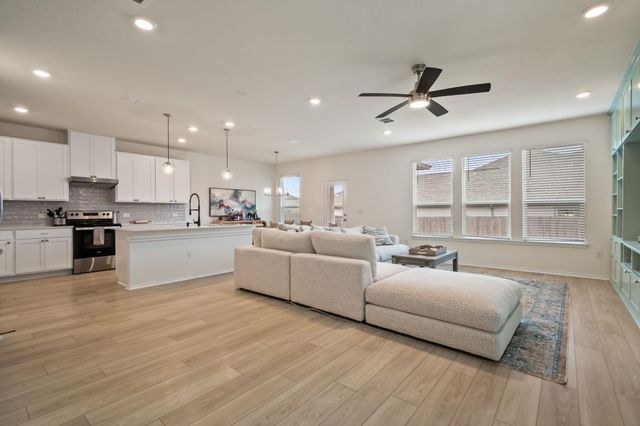 7805 House Finch DR, Austin, TX 78744