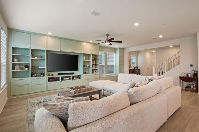 7805 House Finch DR, Austin, TX 78744