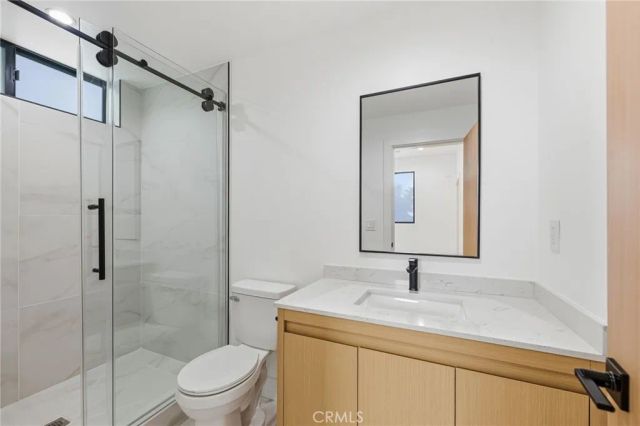 13602 Burbank Boulevard, Sherman Oaks, CA 91401