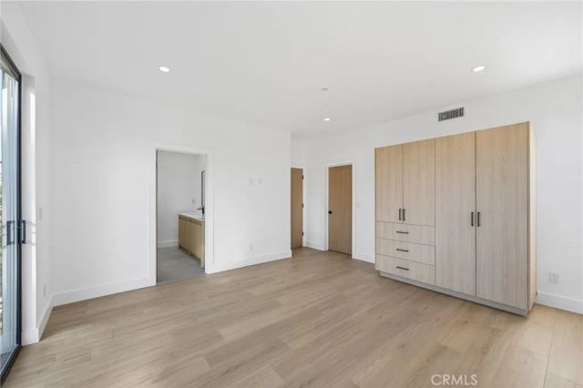 13602 Burbank Boulevard, Sherman Oaks, CA 91401