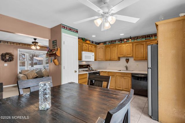 8 Trinity Place, Jackson, NJ 08527