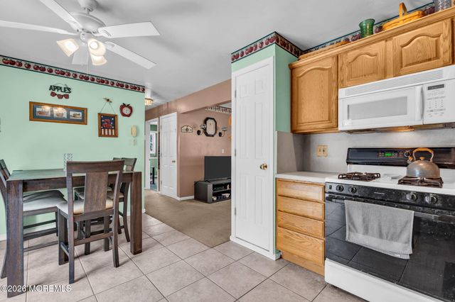 8 Trinity Place, Jackson, NJ 08527