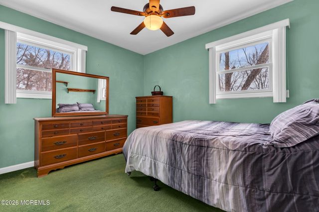 8 Trinity Place, Jackson, NJ 08527