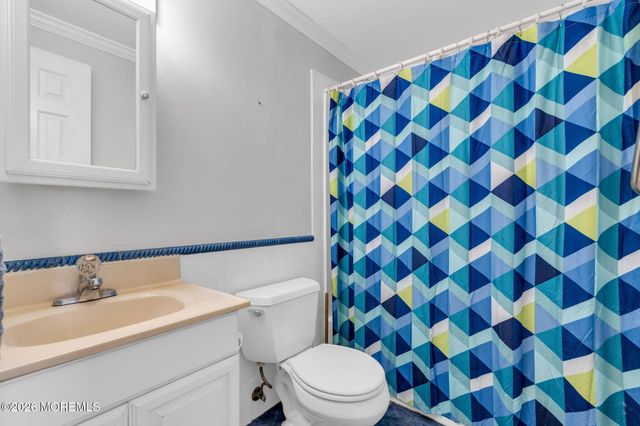 8 Trinity Place, Jackson, NJ 08527