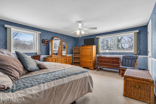 8 Trinity Place, Jackson, NJ 08527