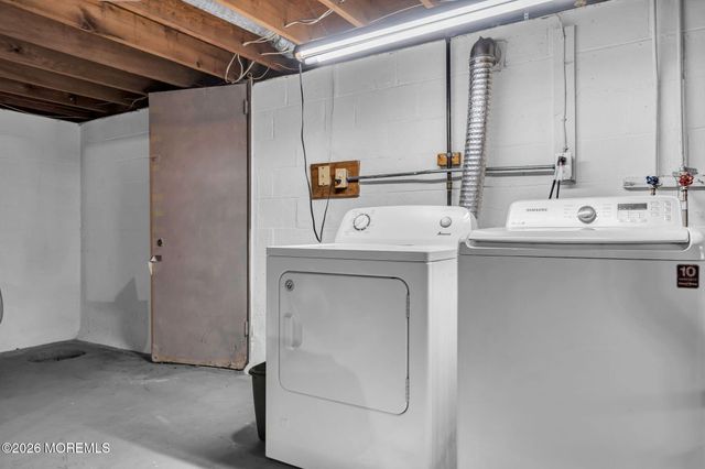 8 Trinity Place, Jackson, NJ 08527