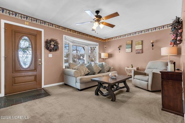 8 Trinity Place, Jackson, NJ 08527