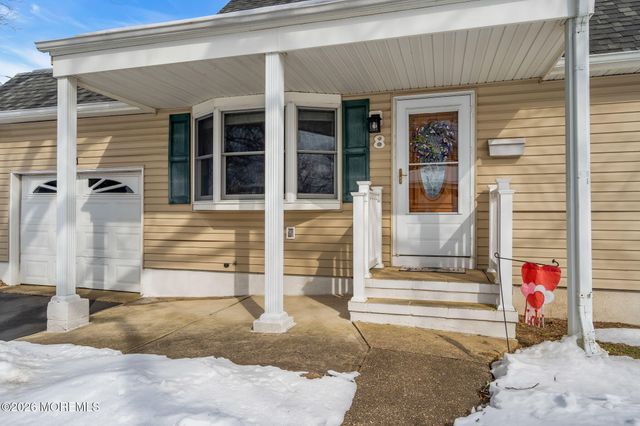 8 Trinity Place, Jackson, NJ 08527