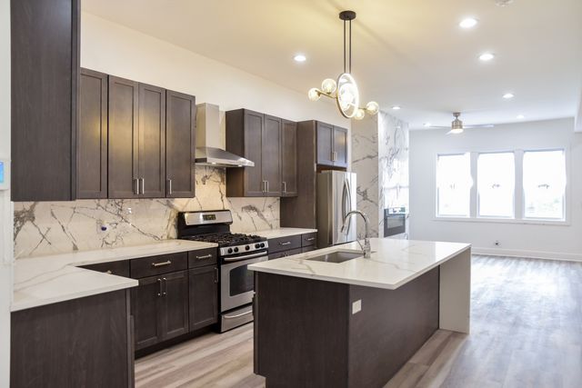 5843 S Indiana Avenue, Chicago, IL 60637