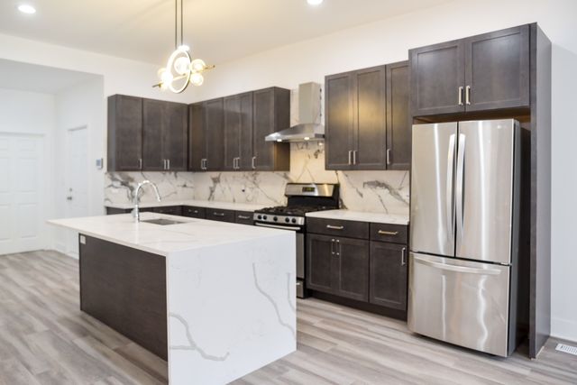 5843 S Indiana Avenue, Chicago, IL 60637