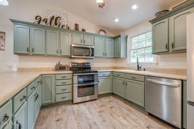 2937 Forest View Road, Kingsport, TN 37660