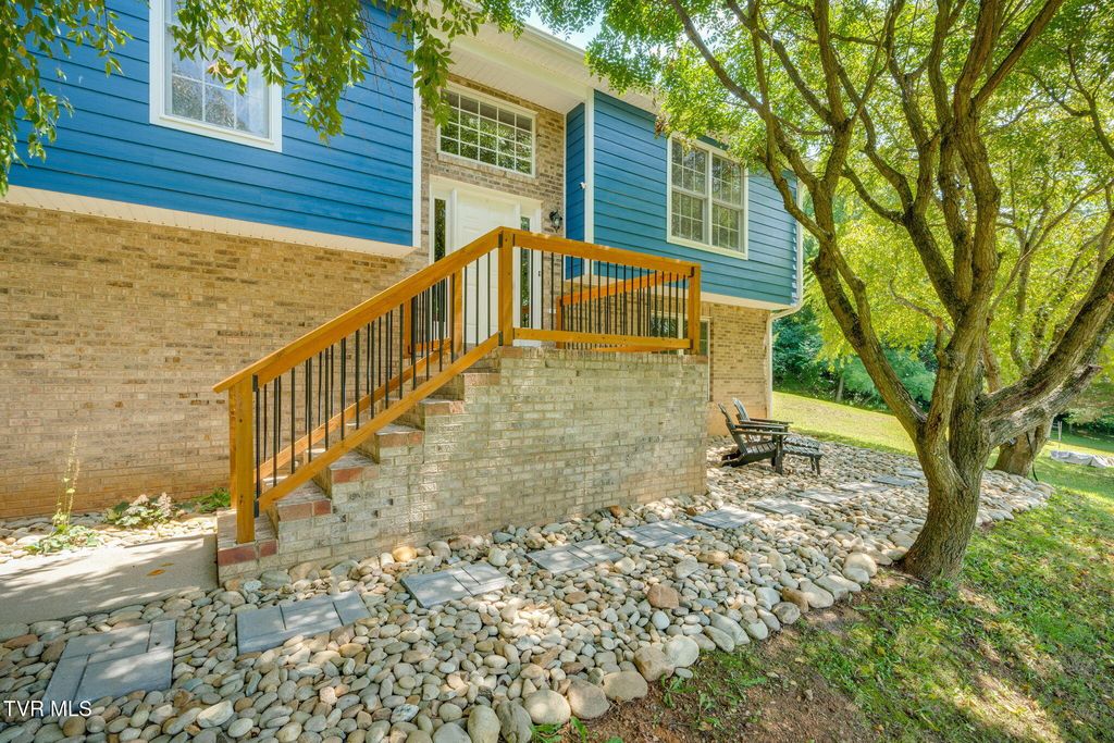 2937 Forest View Road, Kingsport, TN 37660
