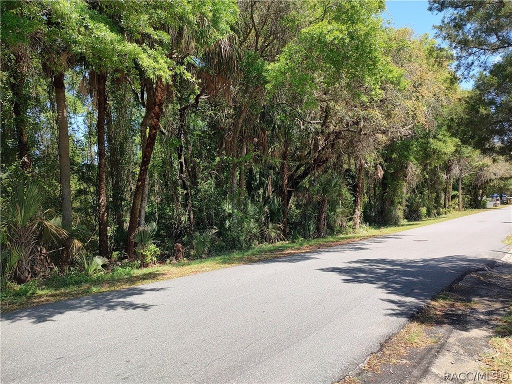 755 NE 1st Terrace, Crystal River, FL 34429