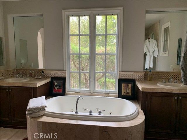 1 Gentle Breeze, Newport Coast, CA 92657