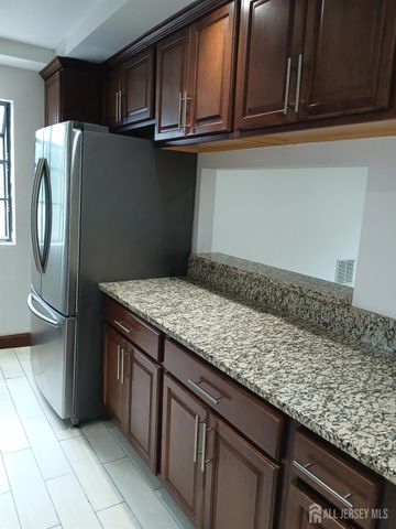 71 Redmond Street, New Brunswick, NJ 08901