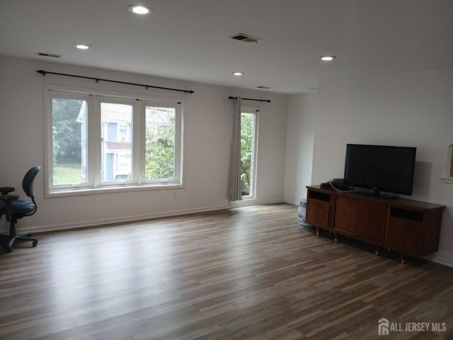 71 Redmond Street, New Brunswick, NJ 08901