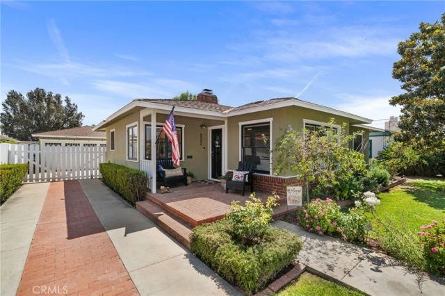 822 E Walnut Avenue, Orange, CA 92867
