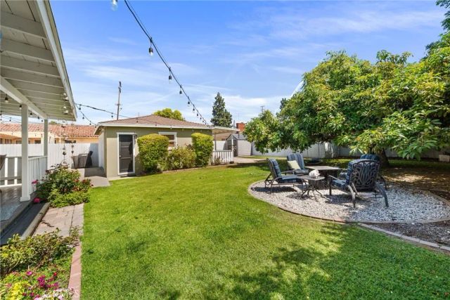 822 E Walnut Avenue, Orange, CA 92867