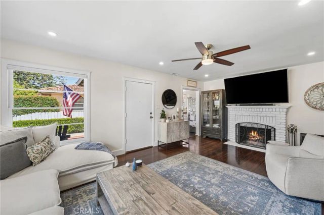 822 E Walnut Avenue, Orange, CA 92867