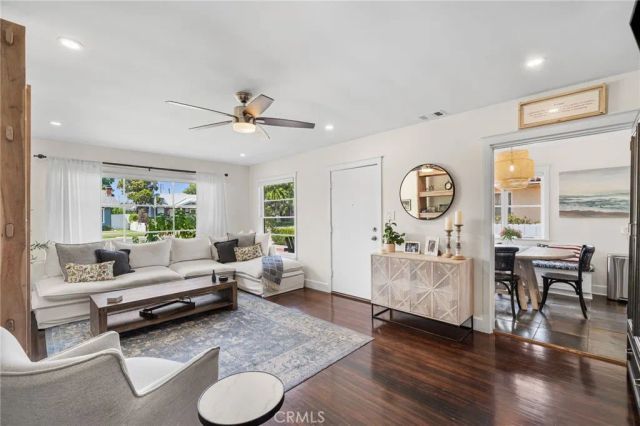 822 E Walnut Avenue, Orange, CA 92867