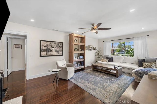 822 E Walnut Avenue, Orange, CA 92867