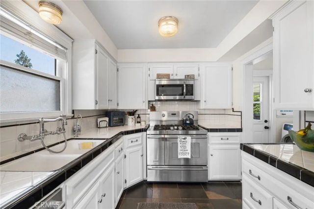 822 E Walnut Avenue, Orange, CA 92867